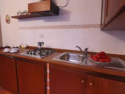 Splendid Farmhouse in Gualdo Cattaneo with Hot Tub