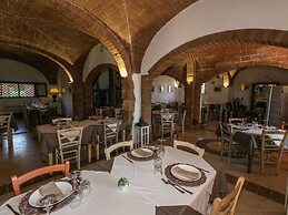 Apartment Near the Beach and the Clear Blue Sea