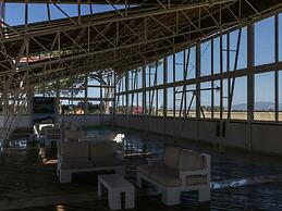 Apartment Near the Beach and the Clear Blue Sea