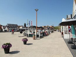 Chic Holiday Home in Callantsoog near Forest