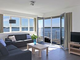 Waterfront Penthouse With Roof Terrace