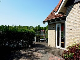 Detached Holiday Home With Wifi, 20km van Assen