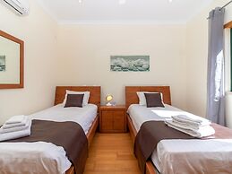 Luxury Villa in Albufeira With Heated Private Pool
