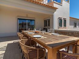 Luxury Villa in Albufeira With Heated Private Pool