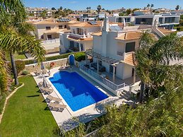 Luxury Villa in Albufeira With Heated Private Pool