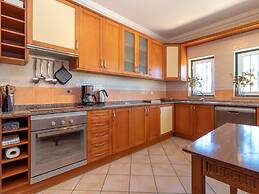 Luxury Villa in Albufeira With Heated Private Pool