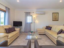 Luxury Villa in Albufeira With Heated Private Pool