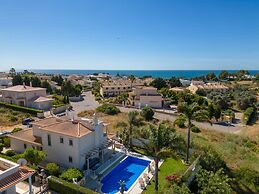 Luxury Villa in Albufeira With Heated Private Pool