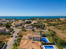 Luxury Villa in Albufeira With Heated Private Pool