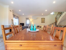 Luxury Villa in Albufeira With Heated Private Pool