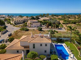 Luxury Villa in Albufeira With Heated Private Pool