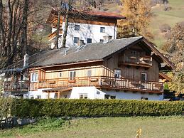 Spacious Apartment near Ski Area in Piesendorf