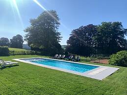 Vintage Castle in Theux With Private Pool