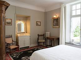 Vintage Castle in Theux With Private Pool