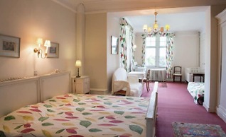 Vintage Castle in Theux With Private Pool