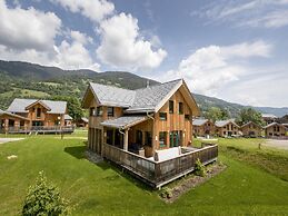 Attractive Chalet With Whirlpool