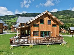 Attractive Chalet With Whirlpool