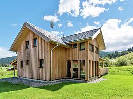 Attractive Chalet With Whirlpool