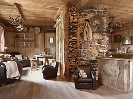 Luxurious Chalet with Hot Tub & Sauna in Thirimont