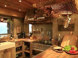 Luxurious Chalet with Hot Tub & Sauna in Thirimont