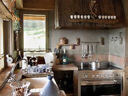 Luxurious Chalet with Hot Tub & Sauna in Thirimont