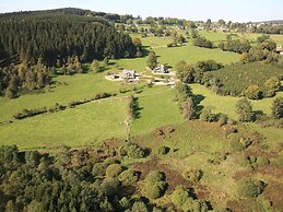 Luxurious Chalet with Hot Tub & Sauna in Thirimont