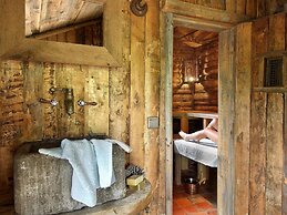 Luxurious Chalet with Hot Tub & Sauna in Thirimont