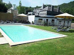 Mansion in Hastitre With Swimming Pool