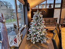 Luxury Holiday Home in Redu With Pool