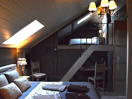 Luxury Holiday Home in Redu With Pool