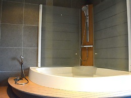 Luxury Holiday Home in Redu With Pool