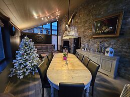 Luxury Holiday Home in Redu With Pool