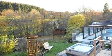 Luxury Holiday Home in Redu With Pool