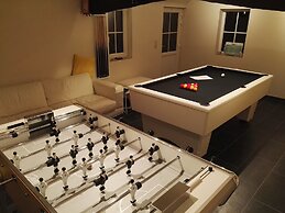 Spacious Home With Games