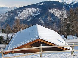 A Luxurious 12 Person Chalet With Superb View