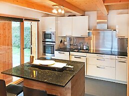 A Luxurious 12 Person Chalet With Superb View