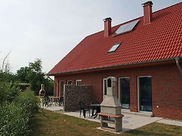5-bedroom Holiday Home in Zierow With Garden
