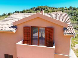 Holiday Home in Veli Iz With Fenced Garden