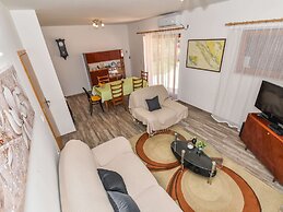 Holiday Home in Veli Iz With Fenced Garden