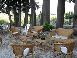Beautiful Farmhouse with Hot Tub in Umbria