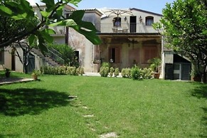 Spacious Mansion in Parghelia near Sea