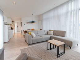 Modern Chalet Near the Oosterschelde