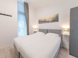 Modern Chalet Near the Oosterschelde