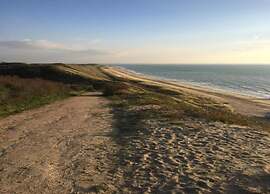 Cozy Stay Near Beach