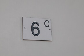 Cozy Stay Near Beach