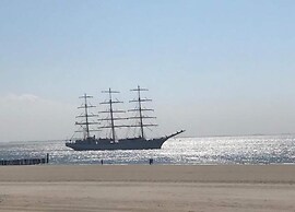 Cozy Stay Near Beach