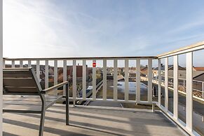 Cozy Stay Near Beach