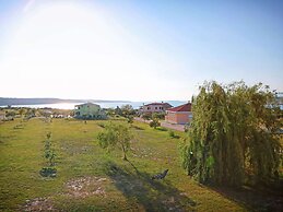 Tasteful Apartment Landscaped Garden