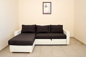 Tasteful Apartment Landscaped Garden