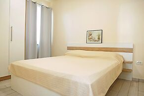 Tasteful Apartment Landscaped Garden